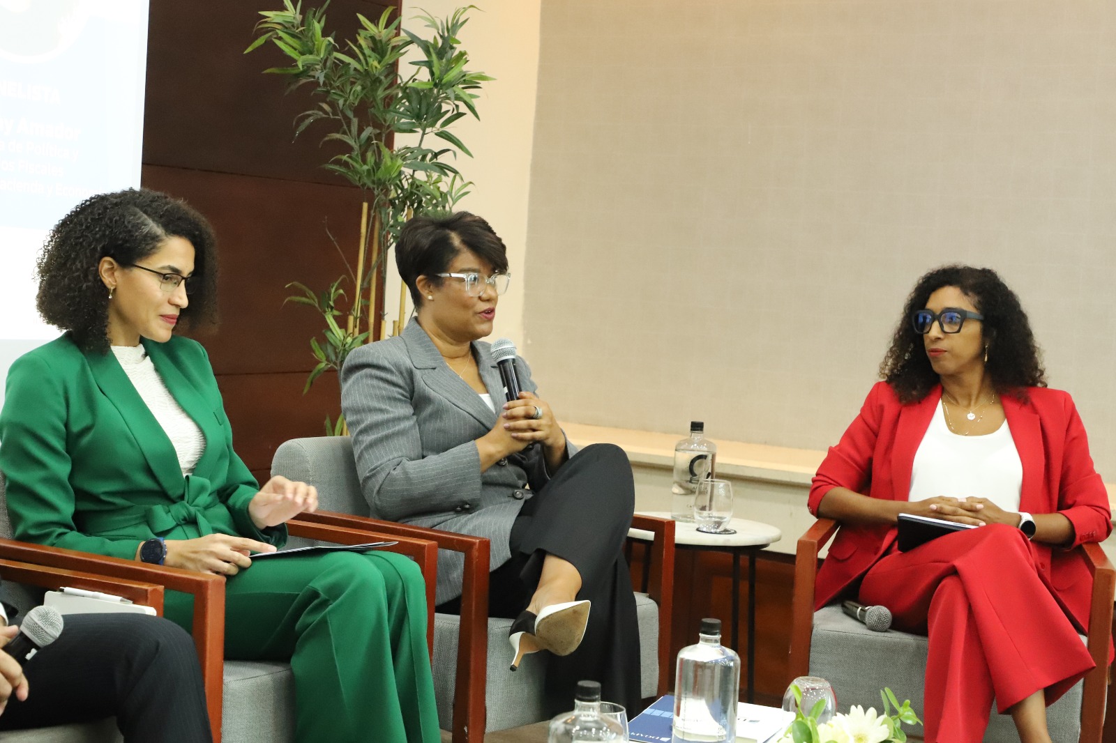 SANTO DOMINGO (R. Dominicana).- La presidenta del Consejo de Administración de la Empresa de Generación Hidroeléctrica Dominicana (EGEHID), doctora Rosa Ysabel Ruiz, consideró las alianzas público-privadas como una herramienta estratégica para la realización de proyectos de gran envergadura, como los que impulsa la institución.