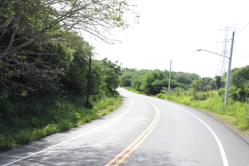 SANTIAGO RODRIGUEZ (R. Dominicana).- El presidente Luis Abinader encabezó la inauguración de la primera etapa de la carretera Cruce de los Quemados, en San Ignacio de Sabaneta, rehabilitada por la Empresa de Generación Hidroeléctrica Dominicana (EGEHID) con una inversión de RD$ 199,359,100.34.