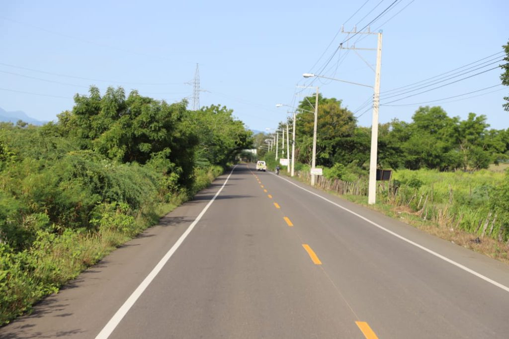 SANTIAGO RODRIGUEZ (R. Dominicana).- El presidente Luis Abinader encabezó la inauguración de la primera etapa de la carretera Cruce de los Quemados, en San Ignacio de Sabaneta, rehabilitada por la Empresa de Generación Hidroeléctrica Dominicana (EGEHID) con una inversión de RD$ 199,359,100.34.
