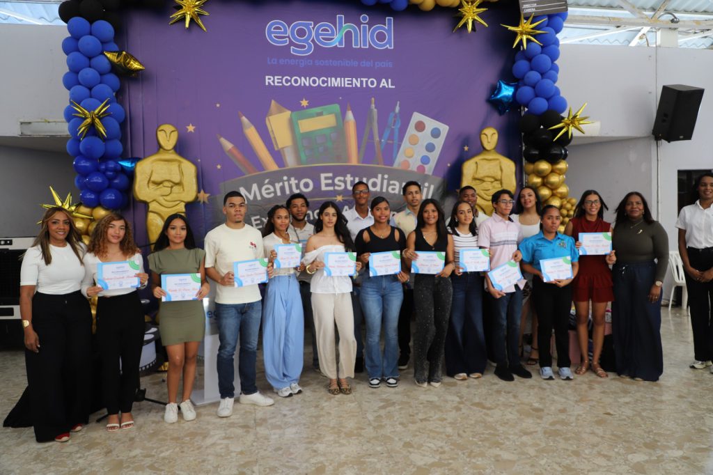 SANTO DOMINGO (R. Dominicana).- En un ambiente familiar y de celebración, la Empresa de Generación Hidroeléctrica Dominicana (EGEHID) reconoció a 246 hijos de colaboradores que obtuvieron mérito estudiantil y la excelencia académica en el año escolar 2025-2026.