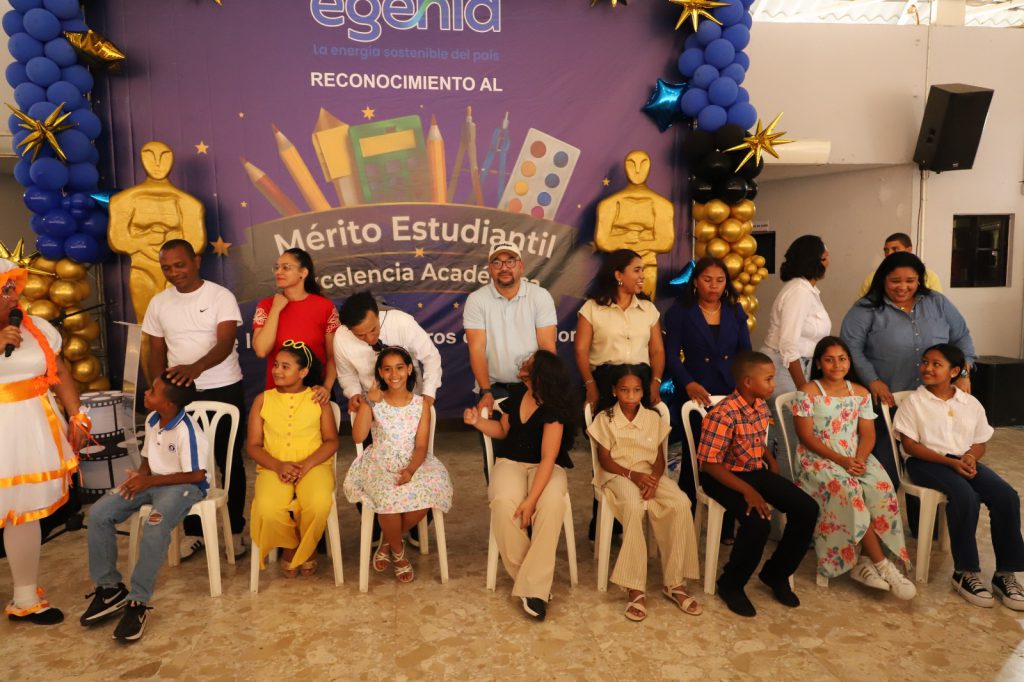 SANTO DOMINGO (R. Dominicana).- En un ambiente familiar y de celebración, la Empresa de Generación Hidroeléctrica Dominicana (EGEHID) reconoció a 246 hijos de colaboradores que obtuvieron mérito estudiantil y la excelencia académica en el año escolar 2025-2026.