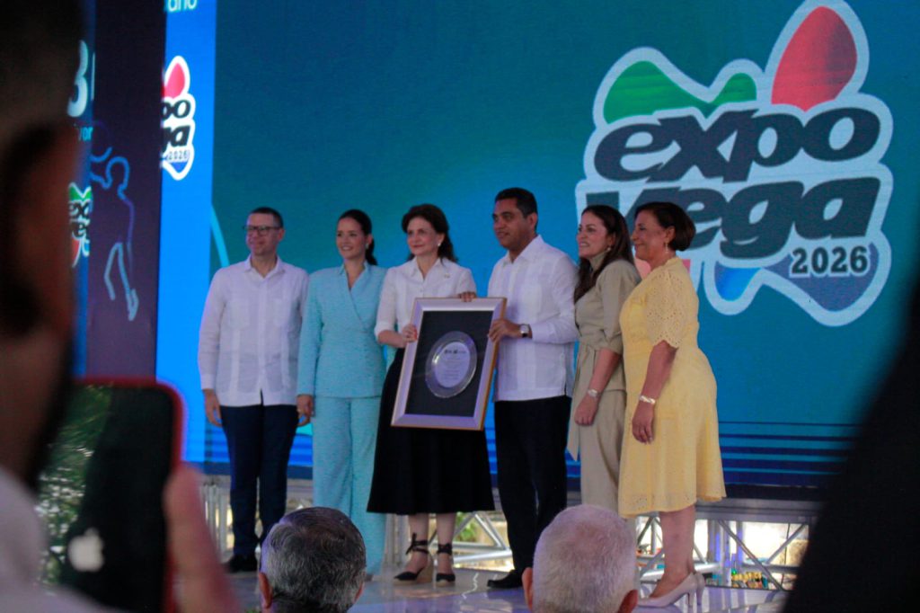 LA VEGA (R. Dominicana).- La Empresa de Generación Hidroeléctrica Dominicana (EGEHID) participa en la trigésima versión de la feria Expo Vega Real 2026, en la que expone sobre la cuantiosa inversión en infraestructura que desarrolla en esta provincia, incluyendo la construcción de la presa de Guaigüí y múltiples obras viales.