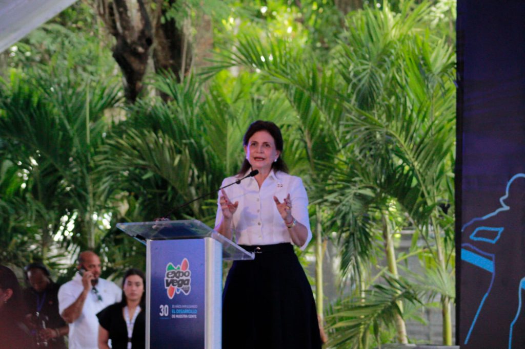 LA VEGA (R. Dominicana).- La Empresa de Generación Hidroeléctrica Dominicana (EGEHID) participa en la trigésima versión de la feria Expo Vega Real 2026, en la que expone sobre la cuantiosa inversión en infraestructura que desarrolla en esta provincia, incluyendo la construcción de la presa de Guaigüí y múltiples obras viales.