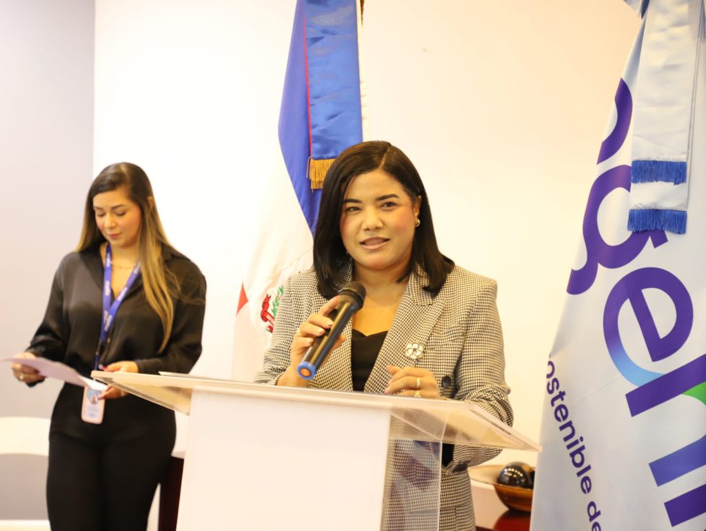 SANTO DOMINGO (R. Dominicana).- La Empresa de Generación Hidroeléctrica Dominicana EGEHID, a través de su Dirección de Gestión Humana y la Gerencia de Capacitación y Educación Continua, reconoció a 81 colaboradores que culminaron con éxito diversos programas de formación.