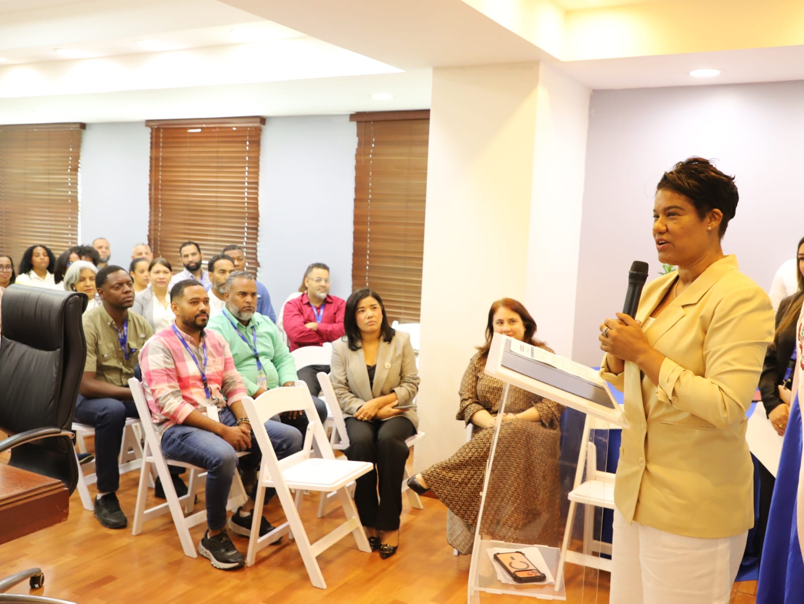 SANTO DOMINGO (R. Dominicana).- La Empresa de Generación Hidroeléctrica Dominicana EGEHID, a través de su Dirección de Gestión Humana y la Gerencia de Capacitación y Educación Continua, reconoció a 81 colaboradores que culminaron con éxito diversos programas de formación.