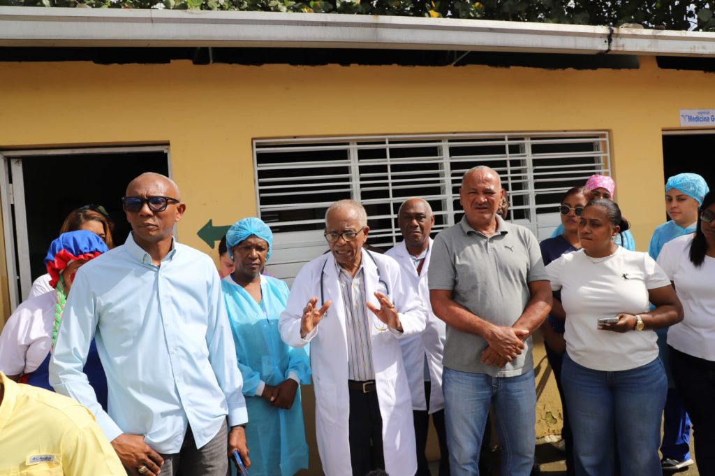 VILLA ALTAGRACIA (San Cristóbal).- La Empresa de Generación Hidroeléctrica Dominicana (EGEHID) realizó un operativo médico dirigido a residentes de la comunidad Kilómetro 59, del distrito municipal de San José del Puerto, en Villa Altagracia, provincia de San Cristóbal.