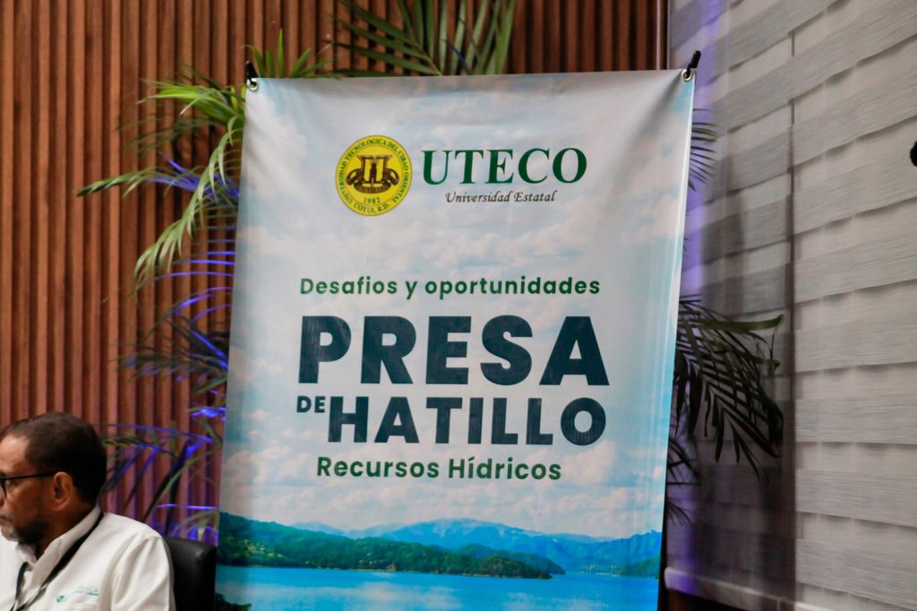 SÁNCHEZ RAMÍREZ (R. Dominicana).- “Tomar agua nos da vida, pero tomar conciencia nos dará agua”. Con esta reflexión el administrador de la Empresa de Generación Hidroeléctrica Dominicana (EGEHID), ingeniero Rafael Salazar, llamó a fortalecer la protección de las cuencas hidrográficas que alimentan la presa de Hatillo, dada la importancia estratégica para el desarrollo de la provincia de Sánchez Ramírez