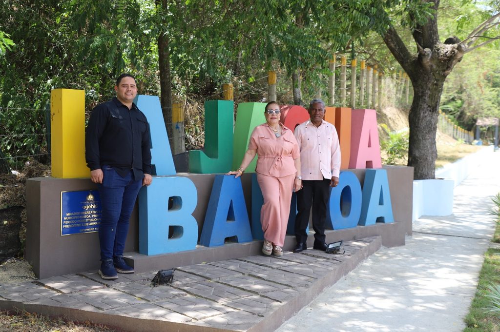 SANTIAGO (R. Dominicana).- La Empresa de Generación Hidroeléctrica Dominicana (EGEHID) dejó inaugurada una cancha mixta de baloncesto y voleibol, así como un mirador recreativo en el municipio de Baitoa, en Santiago, como parte del compromiso social de contribuir en el desarrollo de comunidades cercanas a los complejos hidroeléctricos.
