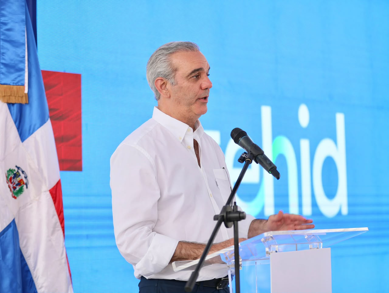 El presidente de la República, Luis Abinader, valoró el trabajo de la Empresa de Generación Hidroeléctrica Dominicana (EGEHID) en las provincias donde están ubicados los complejos hidroeléctricos, orientado a mejorar la calidad de vida de la gente mediante el desarrollo de infraestructura vial y otras obras sociales.