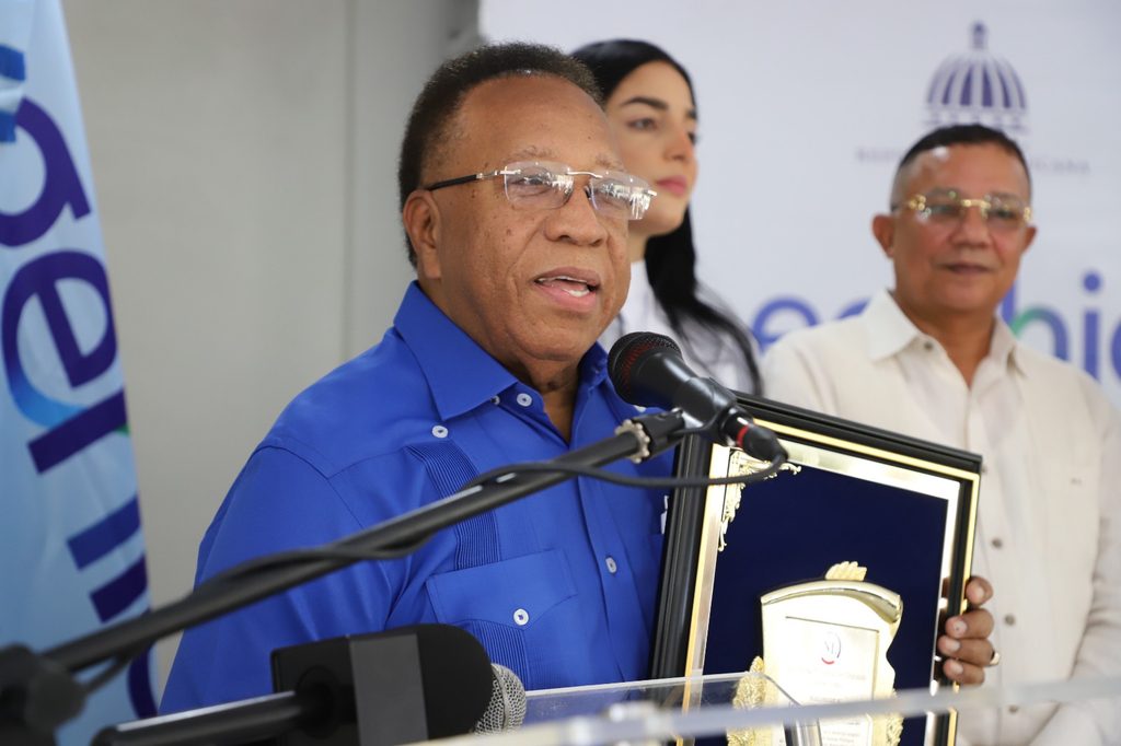 SANTIAGO RODRIGUEZ (R. Dominicana).- La Empresa de Generación Hidroeléctrica Dominicana (EGEHID) inauguró un centro comunal en la comunidad de Los Ingenitos, en el municipio de San Ignacio de Sabaneta, provincia de Santiago Rodríguez.