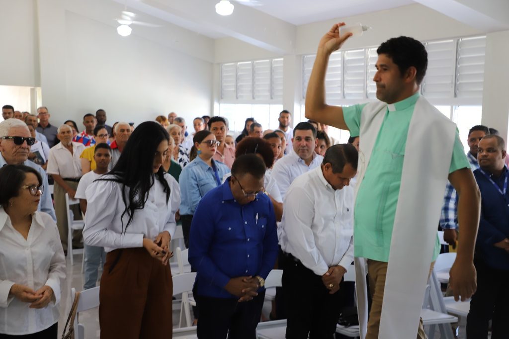 SANTIAGO RODRIGUEZ (R. Dominicana).- La Empresa de Generación Hidroeléctrica Dominicana (EGEHID) inauguró un centro comunal en la comunidad de Los Ingenitos, en el municipio de San Ignacio de Sabaneta, provincia de Santiago Rodríguez.