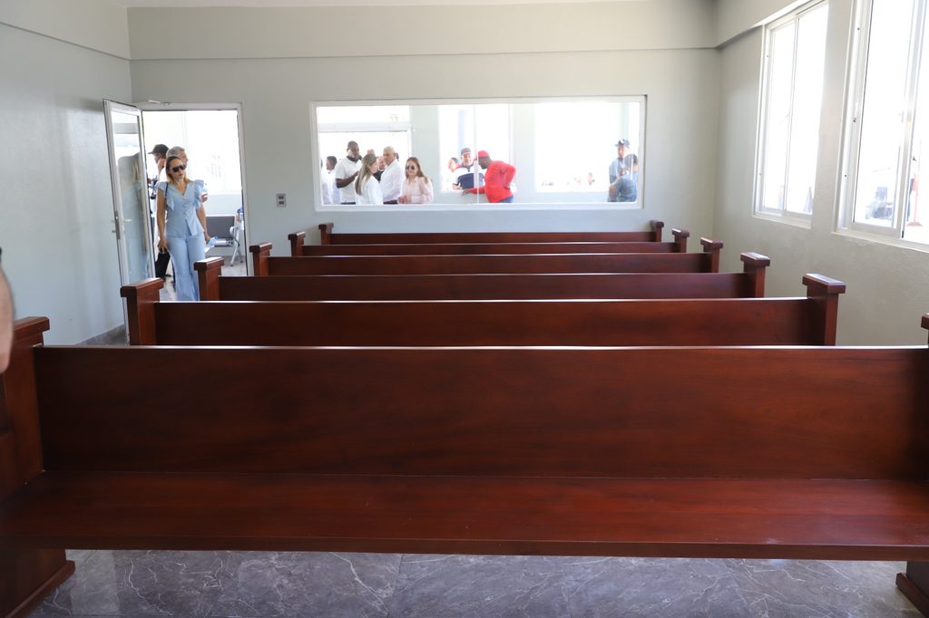VALVERDE (R. Dominicana).- La Empresa de Generación Hidroeléctrica Dominicana (EGEHID) inauguró una funeraria en el municipio de Laguna Salada, provincia de Valverde, construida con una inversión de RD$ 12,393,036.72.