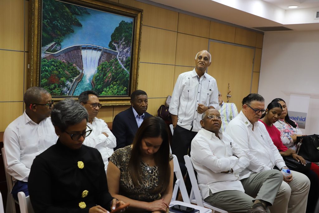 SANTO DOMINGO (R. Dominicana).- La Empresa de Generación Hidroeléctrica Dominicana (EGEHID) suscribió un acuerdo con la Fundación Metrópoli para la formulación de un estudio y plan de estrategia territorial en la cuenca baja del río Nizao.