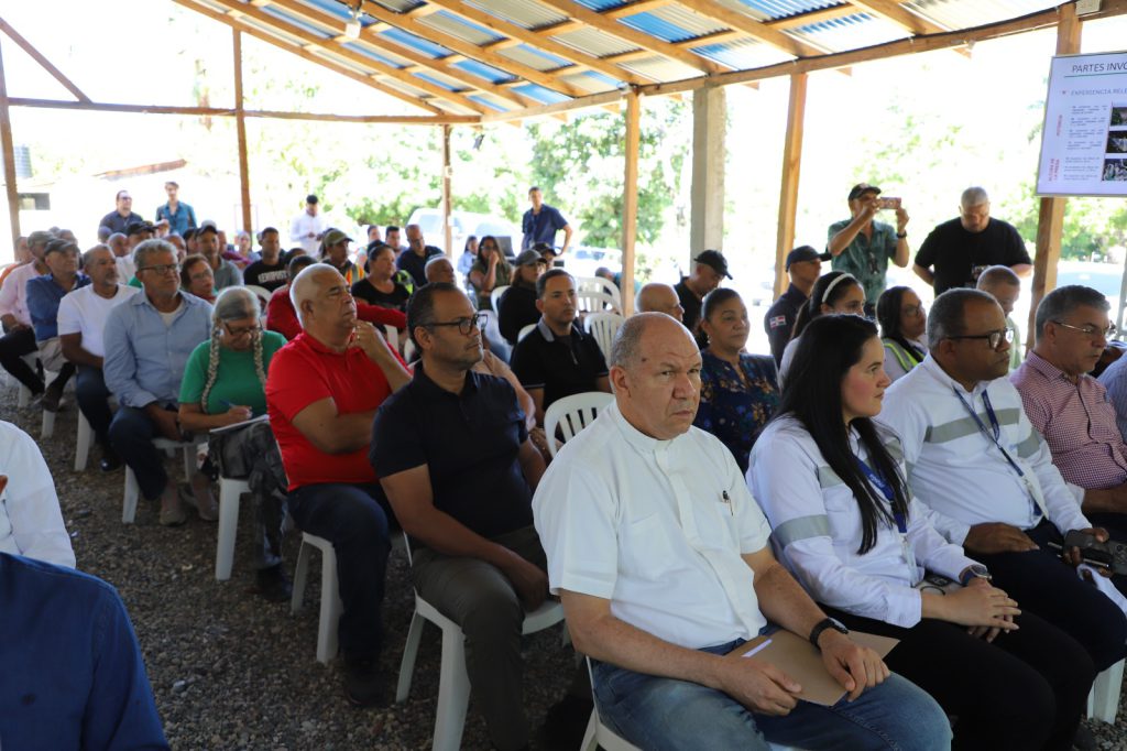 SANTO DOMINGO (R. Dominicana).- Una misión de la Agencia Francesa de Desarrollo (AFD) que se encentra en la República Dominicana visitó las centrales hidroeléctricas de Jigüey y Aguacate, en la cuenca del río Nizao, en el marco del Proyecto De Modernización y Repotenciación de las Centrales Hidroeléctricas del Gobierno dominicano, a través de la Empresa de Generación Hidroeléctrica Dominicana (EGEHID).