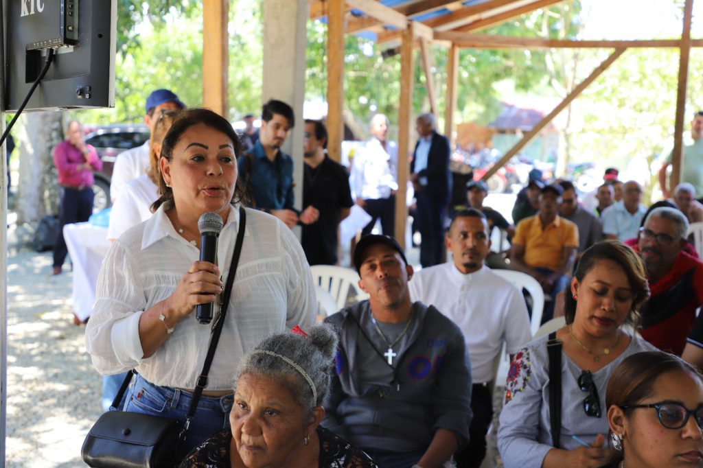 LA VEGA (R. Dominicana).- La Empresa de Generación Hidroeléctrica Dominicana (EGEHID) celebró una jornada de vista pública sobre el Proyecto de Aprovechamiento Múltiple del Río Camú (presa de Guaigüí), en la que participaron representantes de la comunidad, organizaciones ambientalistas, eclesiales y autoridades de La Vega.