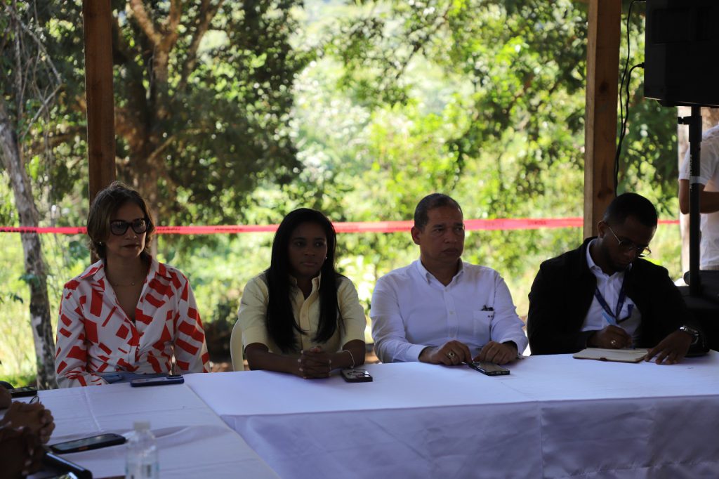 LA VEGA (R. Dominicana).- La Empresa de Generación Hidroeléctrica Dominicana (EGEHID) celebró una jornada de vista pública sobre el Proyecto de Aprovechamiento Múltiple del Río Camú (presa de Guaigüí), en la que participaron representantes de la comunidad, organizaciones ambientalistas, eclesiales y autoridades de La Vega.