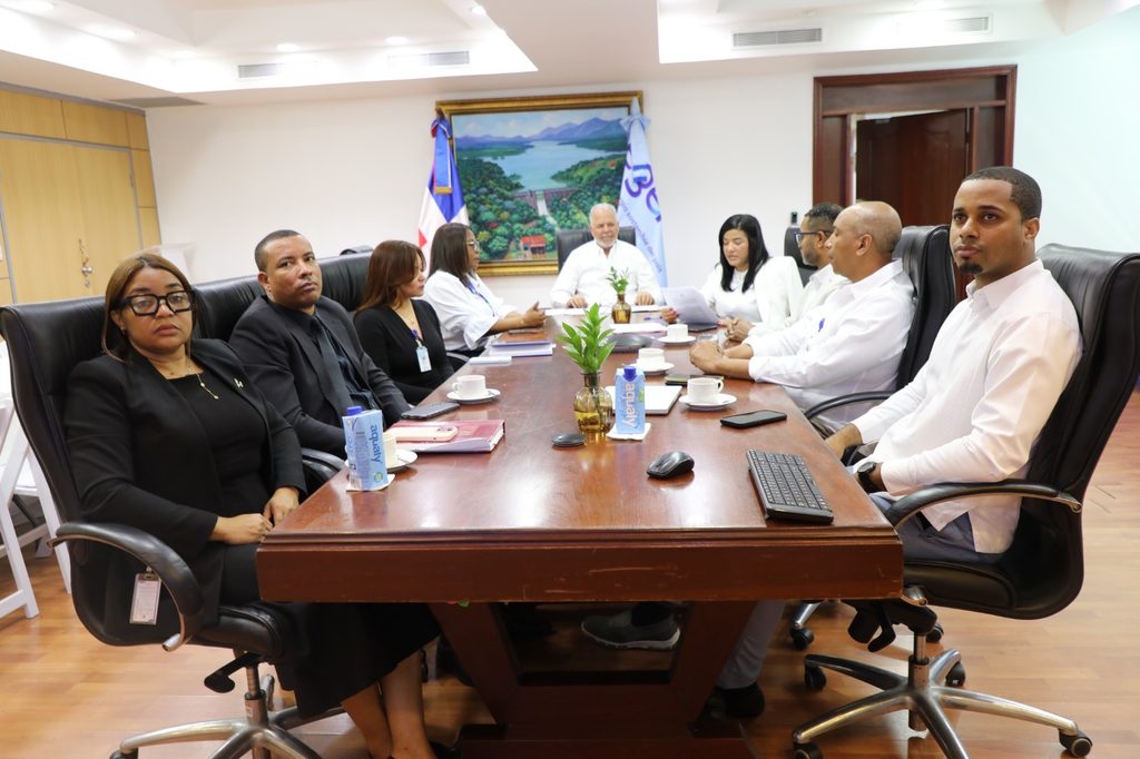 SANTO DOMINGO (R. Dominicana).- La Empresa de Generación Hidroeléctrica Dominicana (EGEHID) juramentó el Comité Electoral y el Cuerpo Técnico de la Comisión de Integridad, con lo que deja abierto el proceso interno para las postulaciones y posterior escogencia de la Comisión de Integridad Gubernamental y Cumplimiento Normativo y del Oficial de Integridad.